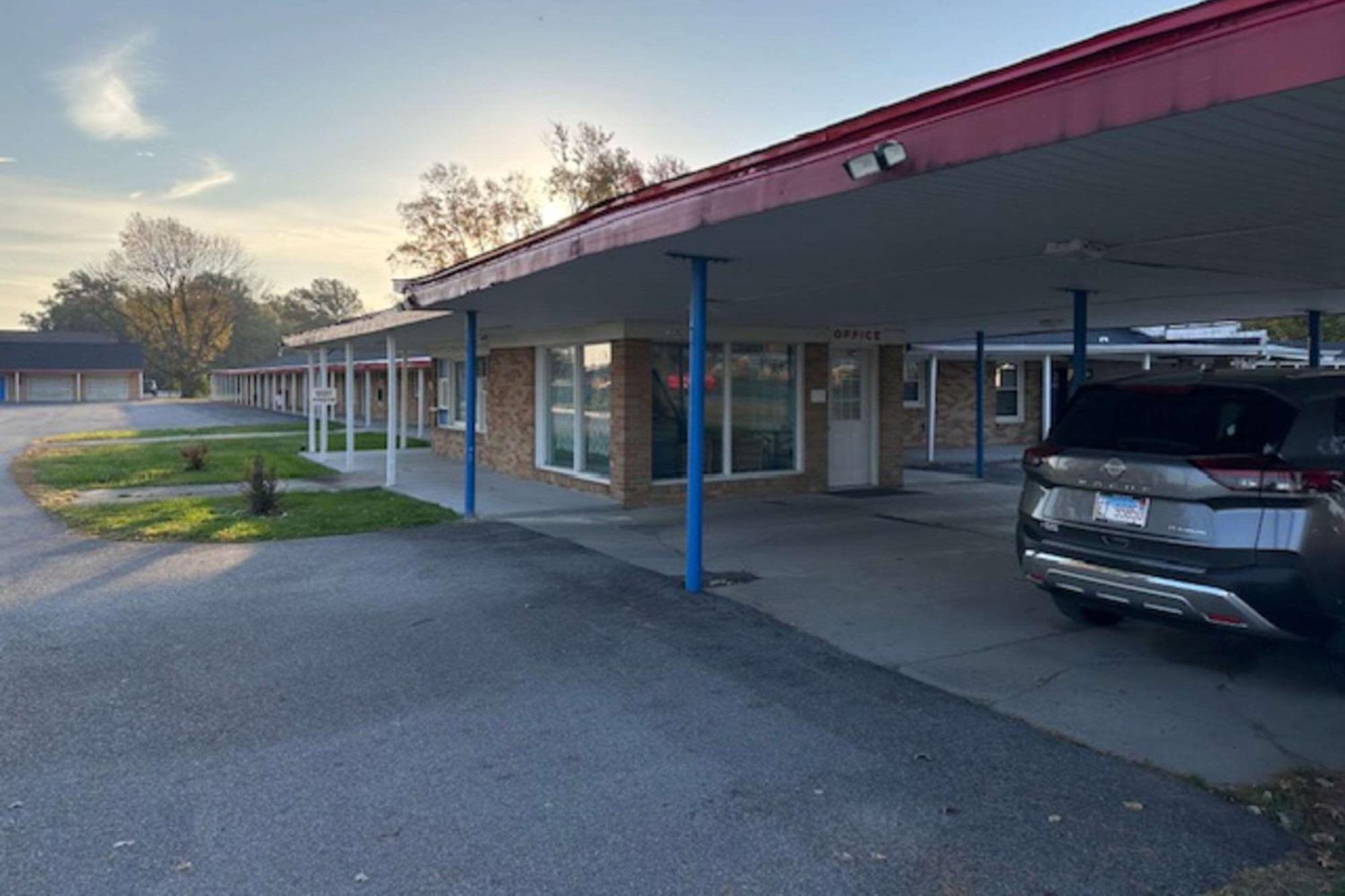 Rodeway Inn Flora Eksteriør bilde